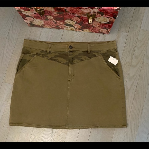 American Eagle Outfitters Dresses & Skirts - 🌺NWT AMERICAN EAGLE SKIRT🌺